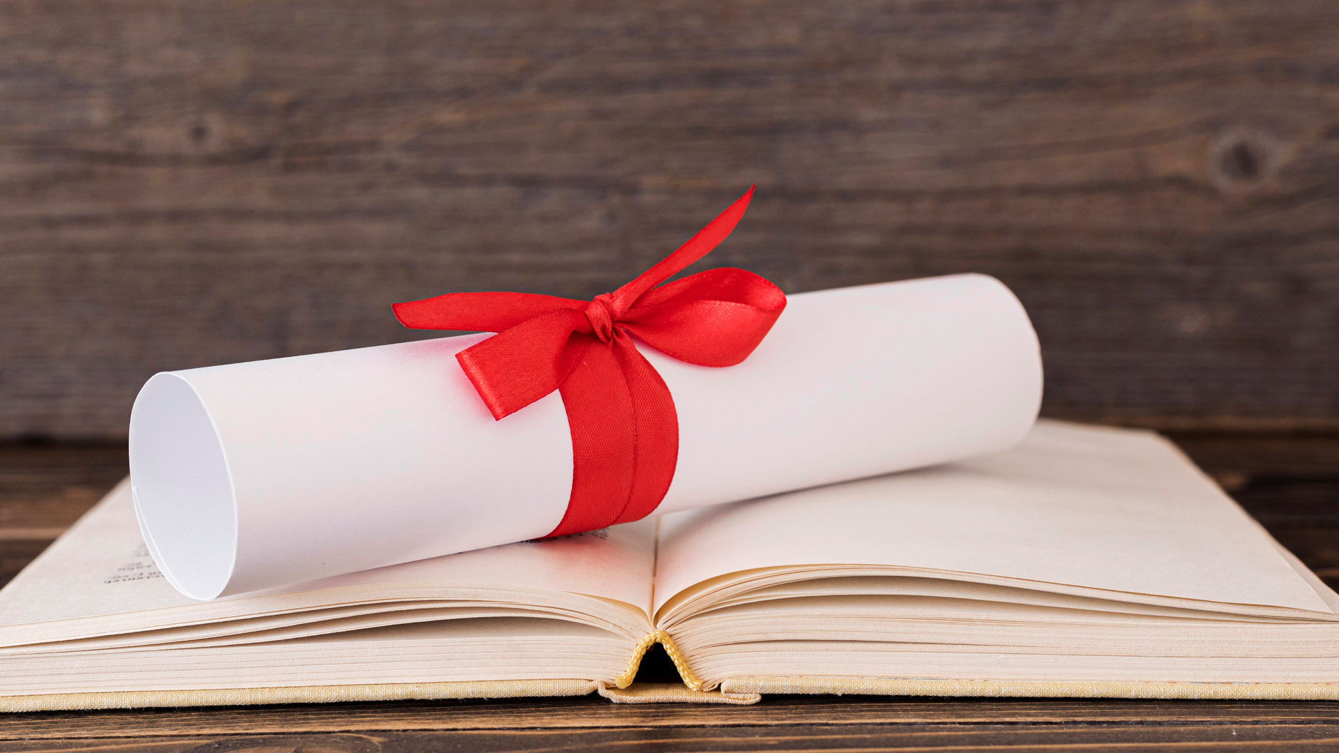 Lubelska-Akademia-WSEI_slajder_listy-gratulacyjne.jpg-hd