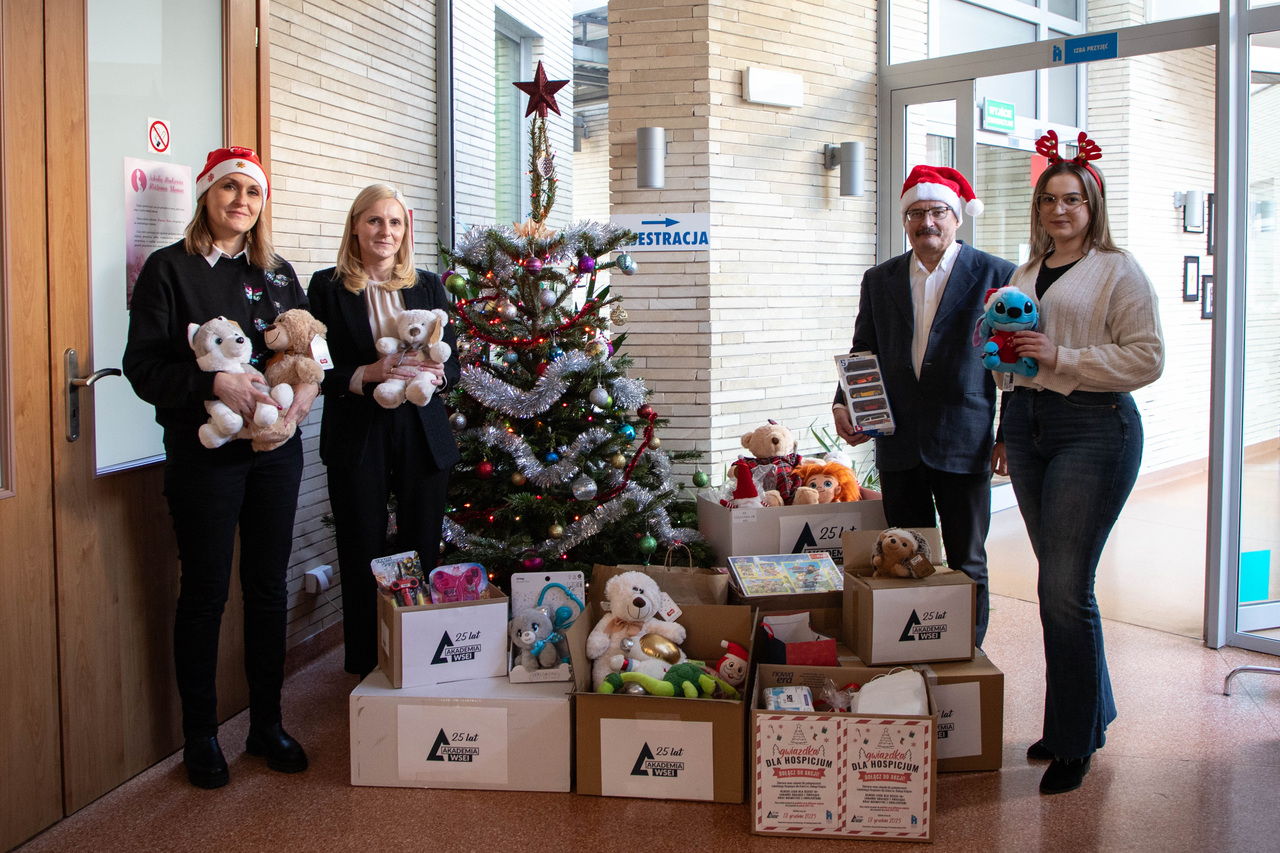 Lubelska-Akademia-WSEI-Przekazanie-darów-Hospicjum-2