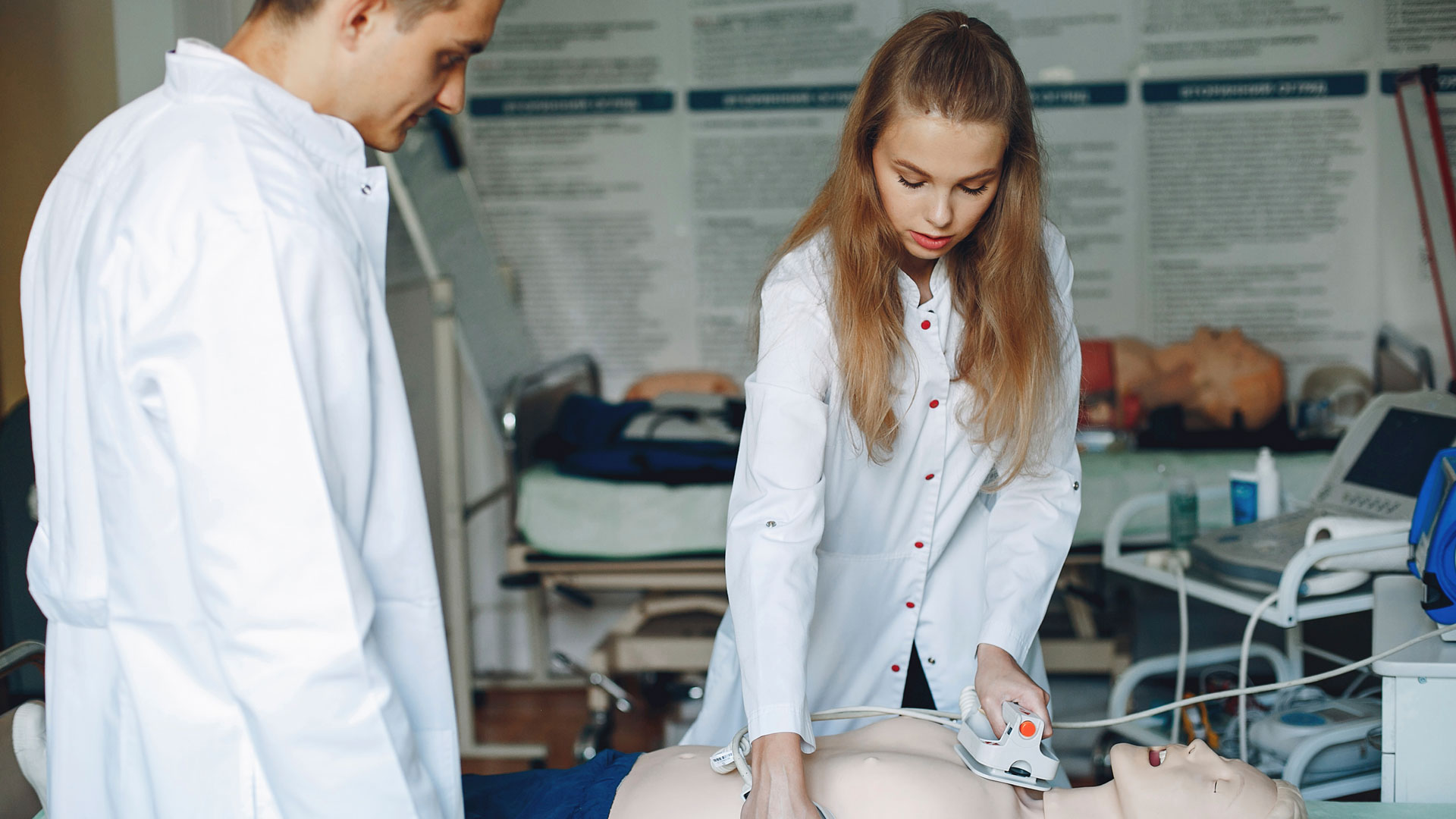 Lubelska-Akademia-WSEI_praca_Centrum-Symulacji-Medycznej